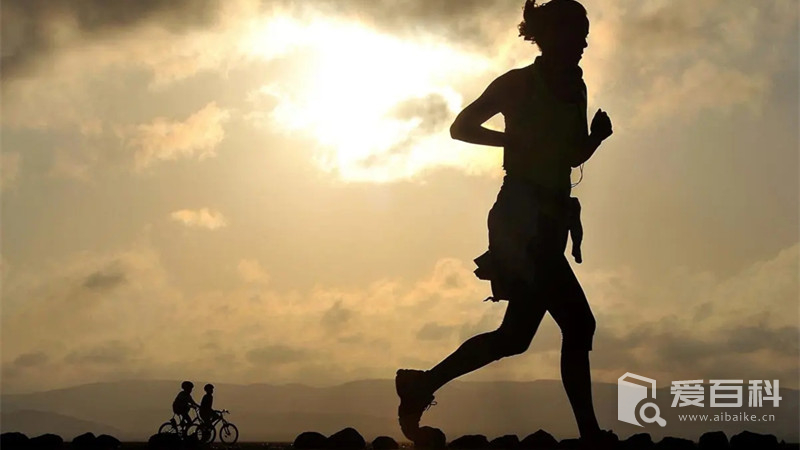 晨跑和夜跑哪个减肥效果更好？晨跑和夜跑燃脂更有效果