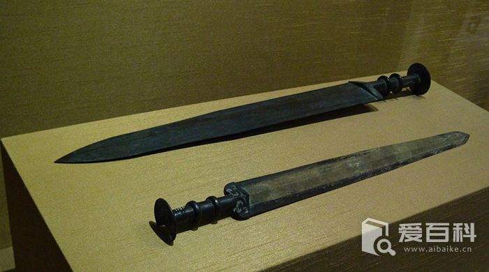 5600元买到战国青铜剑 收藏一年后捐给博物馆！